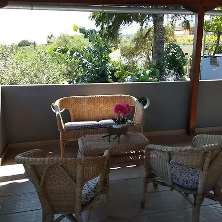 Elpida Apartmán *